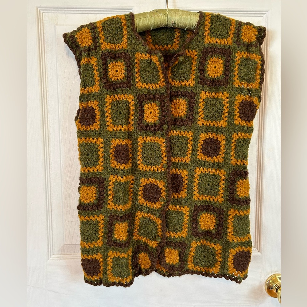 Vintage Cottagecore Crochet Granny Square Sweater Vest Groovy 70s Green Gold
